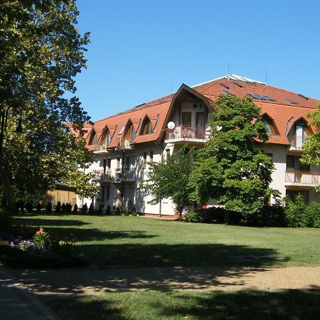 Park Sétány Apartman Balatonlelle Esterno foto